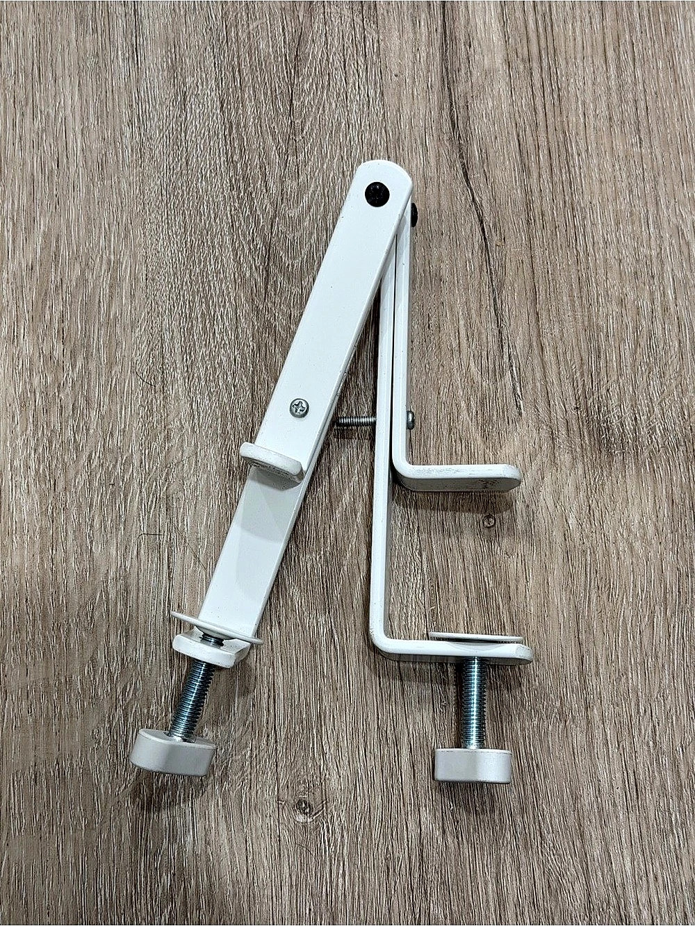 White Clamp Hardware Set - Pegboard Clamps